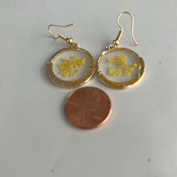 Pressed Yellow Flower Dangle Earrings - Picture 5 of 10